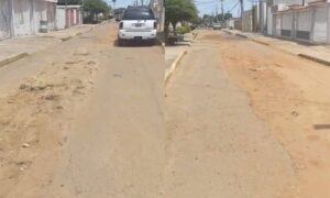 En La Rotaria exigen asfaltado: Temen que se hundan las vías cuando llueva