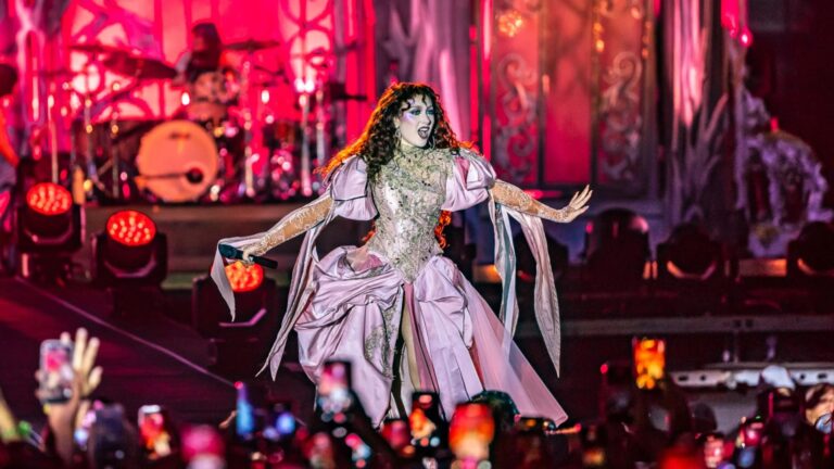 Chappell Roan expresa su amor por Venezuela en el Lollapalooza Argentina