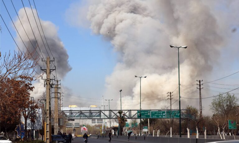 Israel bombardea 40 puntos de Teherán en la duodécima oleada de ataques contra Irán