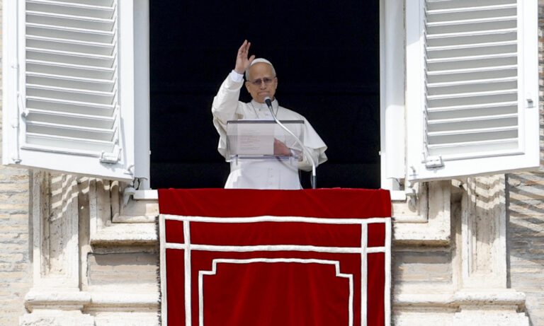 Papa León XIV expresa solidaridad con mujeres víctimas de violencia