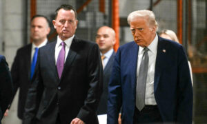 Trump anuncia la salida de Richard Grenell del Kennedy Center