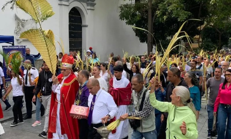 Arzobispo de Caracas pide paz y perdón en misa del Domingo de Ramos