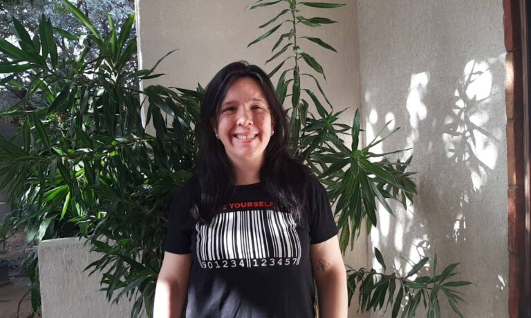 Andrea Rivas busca ayuda para operarse de un tumor en el cerebro