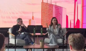 Machado expone en Los Ángeles su visión tecnológica para el futuro del país