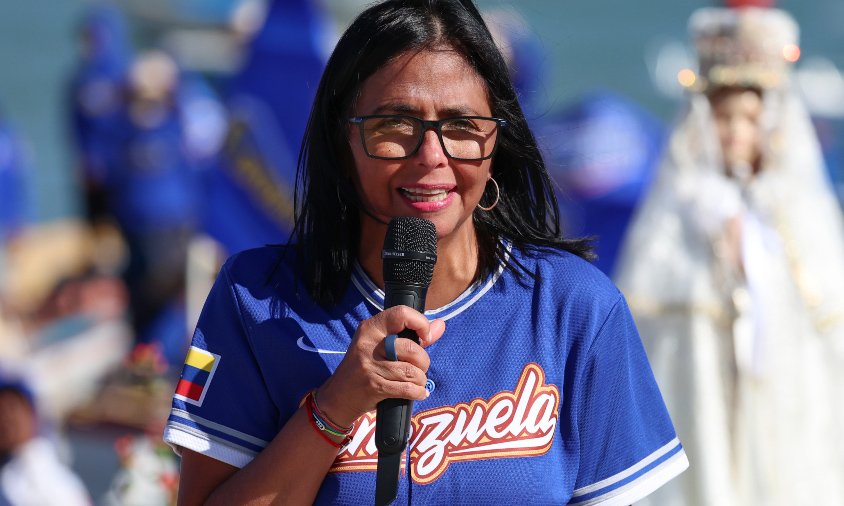 Delcy Rodríguez anuncia la entrada de 300 millones de dólares por venta de fueloil