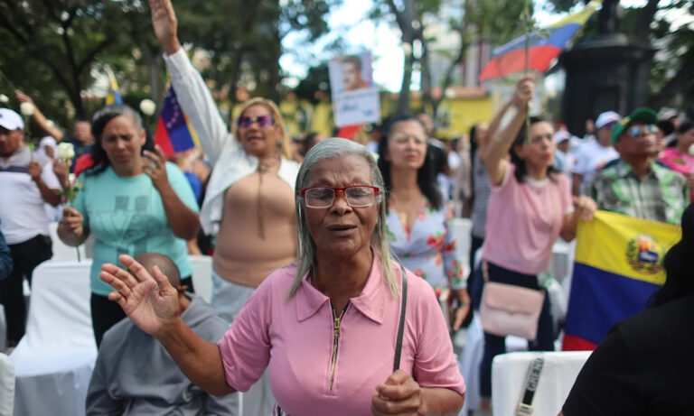 Maduro y Cilia piden que Venezuela sea colmada de fe, esperanza y amor
