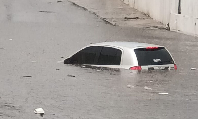 Fuertes precipitaciones colapsan drenajes y causan anegaciones en Maracaibo