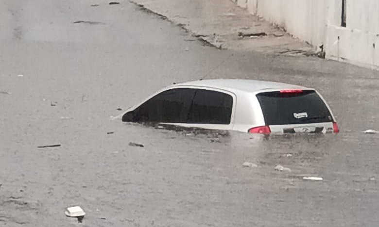 Fuertes precipitaciones colapsan drenajes y causan anegaciones en Maracaibo