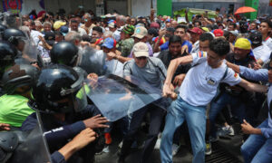 Liberan a cuatro detenidos en protesta por aumento salarial en Caracas