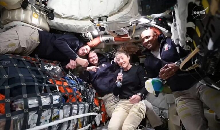 Astronautas de Artemis II se lanzan hacia la Luna tras un día orbitando la Tierra