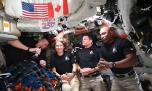 Astronautas de Artemis II relatan a Trump su paso por el lado oscuro de la Luna