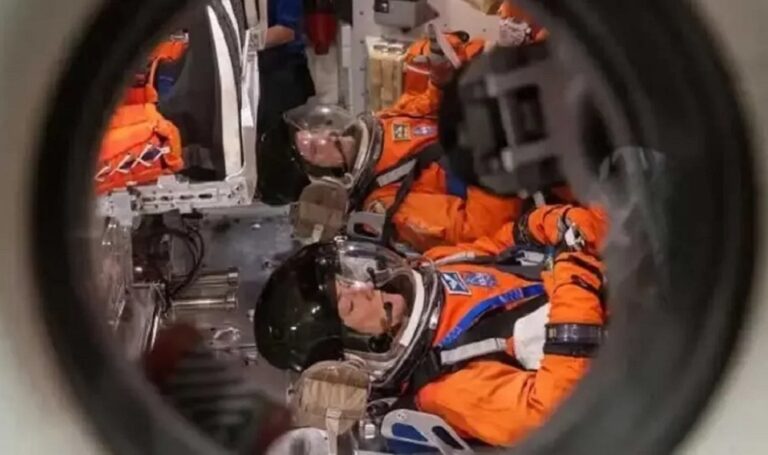 La Nasa reporta que van “bien” los astronautas de Artemis mientras orbitan la Tierra