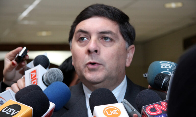 Chile busca restablecer relaciones consulares con Venezuela para deportar migrantes