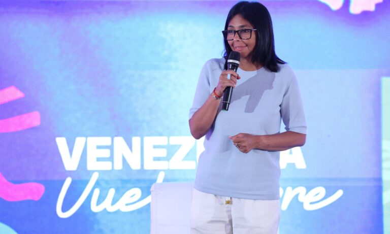 Delcy Rodríguez pide al FMI acceso a $5.000 millones para “proyectos muy claros”