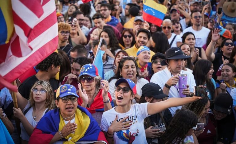 El 44,5 % de migrantes evaluaría volver si mejoran condiciones del país