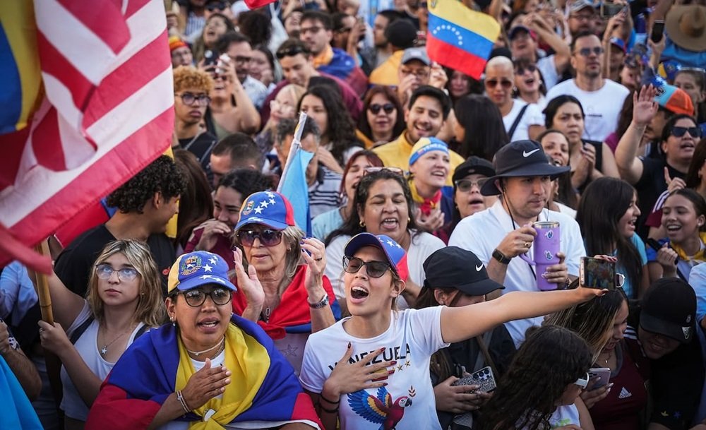 El 44,5 % de migrantes evaluaría volver si mejoran condiciones del país