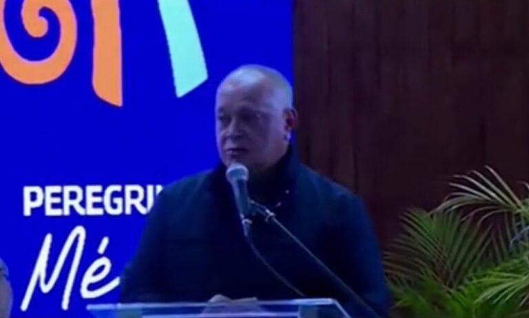 Cabello: “Es muy fácil pedir un sueldo de mil dólares; pero ¿de dónde saco la plata?”