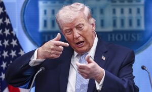 Trump amenaza a Irán con ataques de mayor intensidad si no accede a un acuerdo de paz