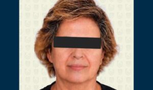 Detienen en Venezuela a la suegra de Carolina Flores, exreina de belleza asesinada en México