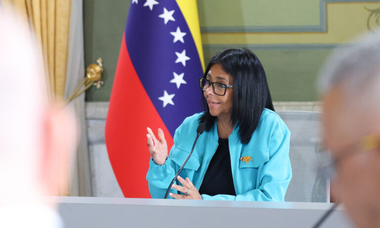 Delcy Rodríguez condena intento de agresión contra Trump y atentado en Colombia