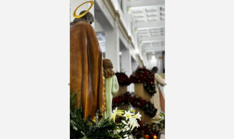 Trasladan imagen de Jesús de la Misericordia a la Iglesia San José