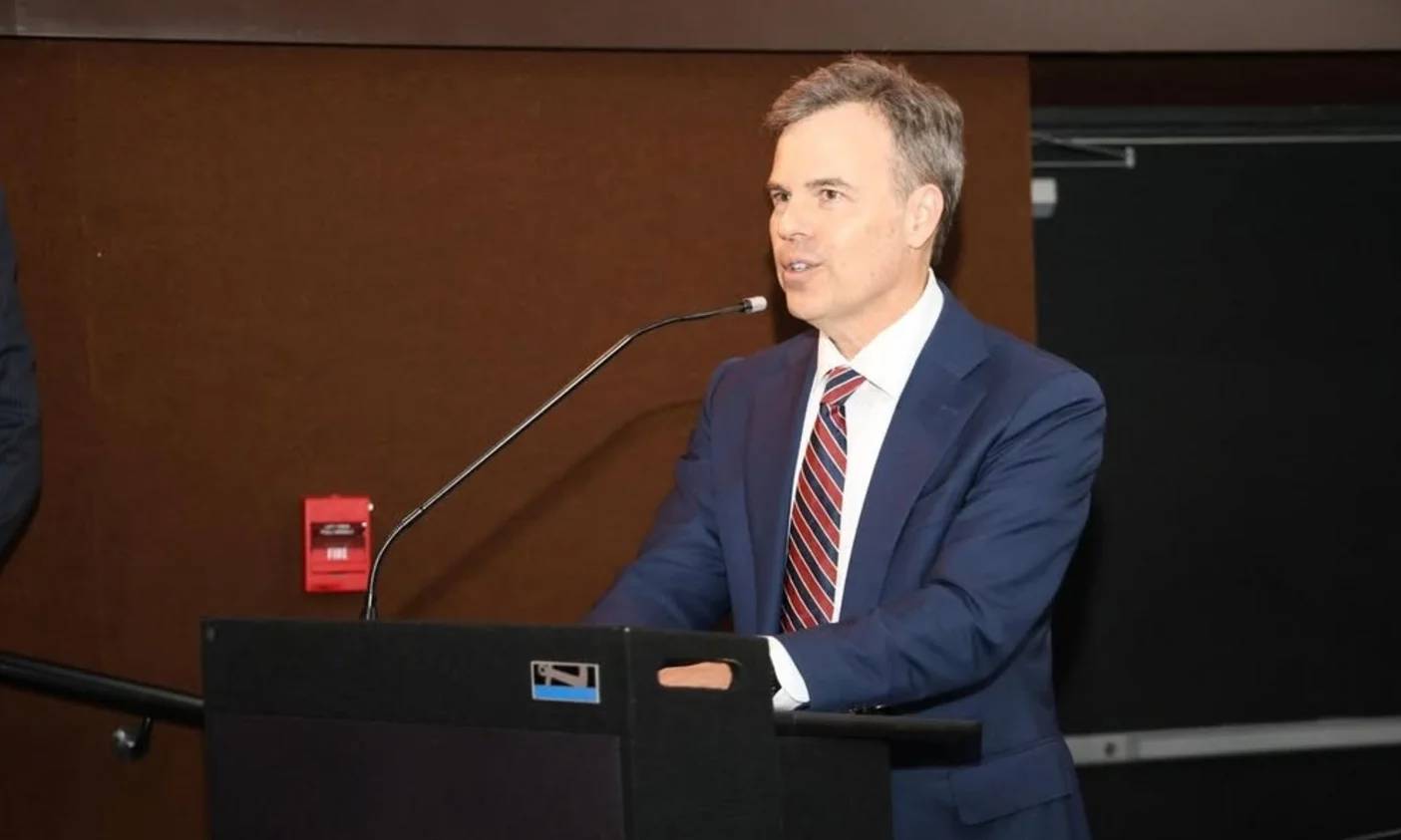 EE. UU. nombra a John Barret como encargado de negocios en reemplazo de Laura Dogu