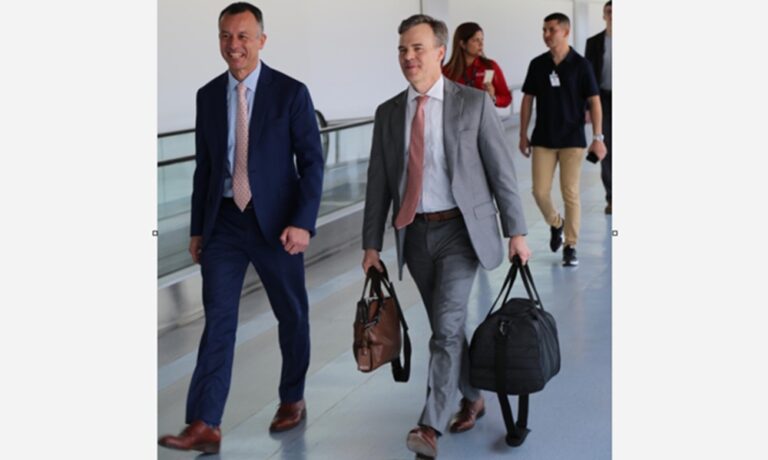 Llega al país John Barrett, nuevo encargado de Negocios de EE. UU.