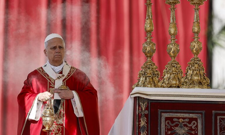 El Papa lavará los pies a 12 sacerdotes en San Juan de Letrán en su primera Semana Santa