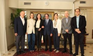 Machado se reúne con los expresidentes del gobierno español Aznar y González