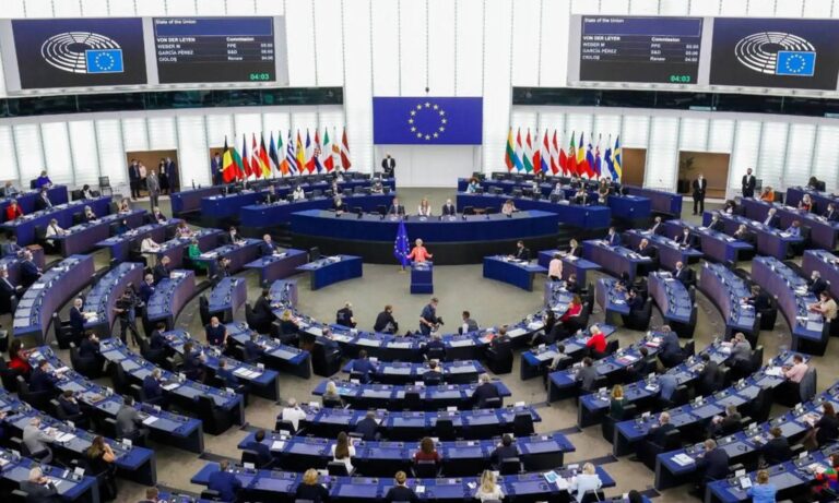 Levantamiento de sanciones a Venezuela y condena a EE. UU. dividen la Eurocámara