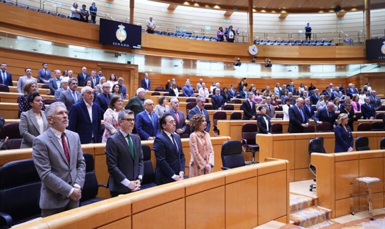 Senado español pide al gobierno dejar “indiferencia” y liderar la transición en Venezuela