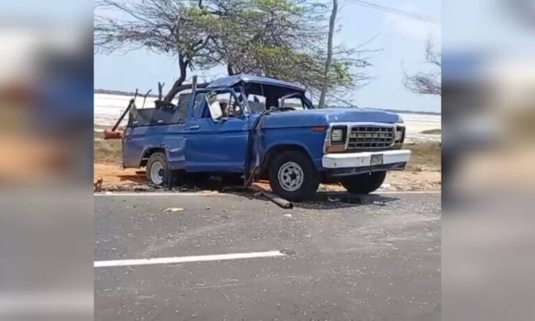 Al menos 11 heridos deja vuelco de una camioneta en Guajira