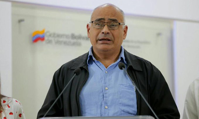 Designan a Carlos Alvarado como nuevo ministro de Salud