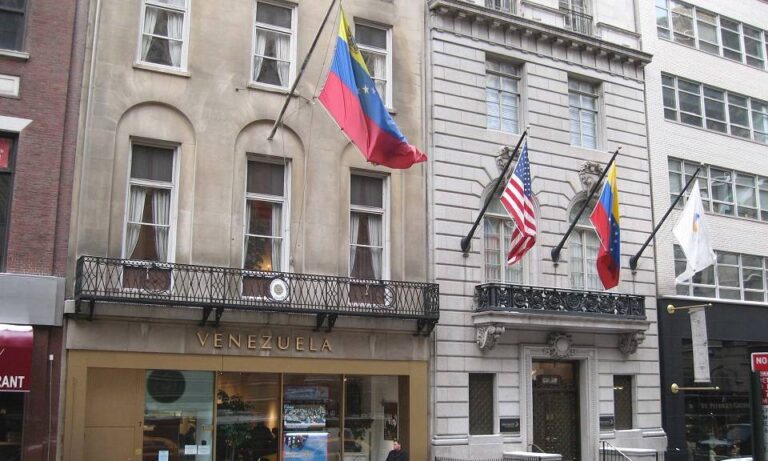 Oliver Blanco asegura que tomará meses reactivar servicios consulares en EE. UU.