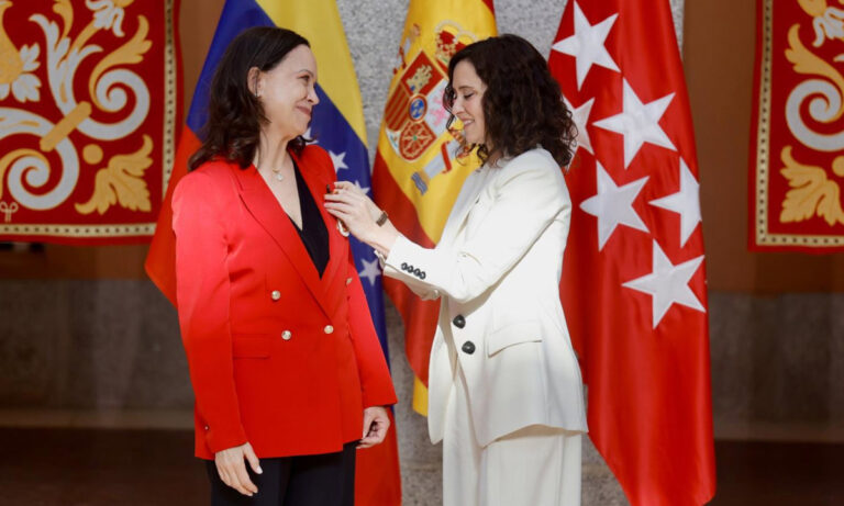 Machado recibe la Medalla de Oro de Madrid y González Urrutia la Internacional