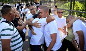 Anuncian liberación de 54 militares detenidos por motivos políticos