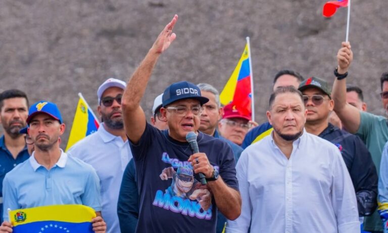 Jorge Rodríguez llama a combatir sanciones y racismo contra Delcy Rodríguez