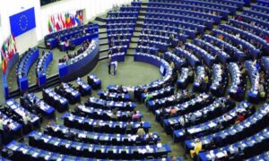 Eurocámara urge a mantener sanciones a Venezuela si no avanza la democracia