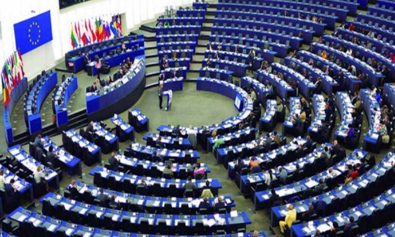 Eurocámara urge a mantener sanciones a Venezuela si no avanza la democracia