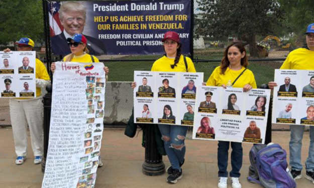 Venezolanos protestan frente a la Casa Blanca por la liberación de los presos políticos