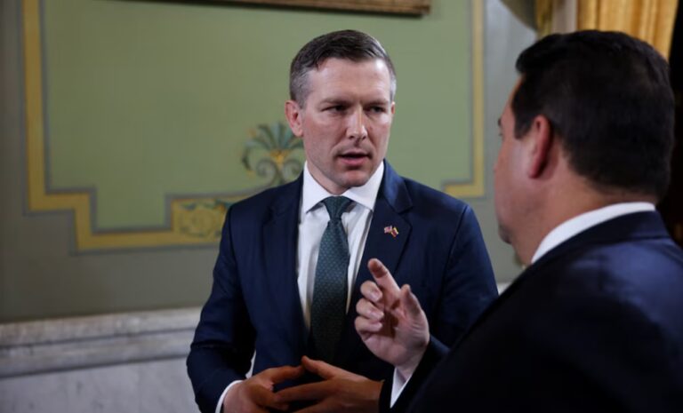 Subsecretario de la Oficina de Hidrocarburos de EE. UU. visita Caracas