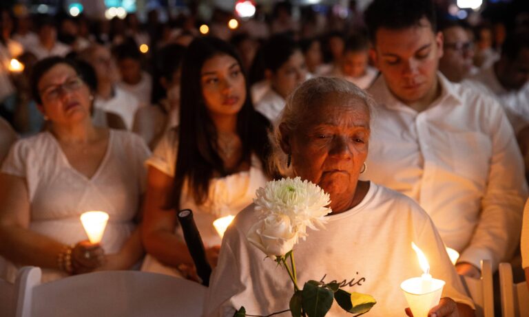 Vigilia en Santo Domingo recuerda a las 236 víctimas de la tragedia de Jet Set