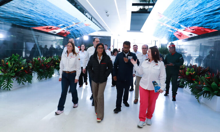 Delcy Rodríguez crea Viceministerio de IA e inaugura centro tecnológico petrolero