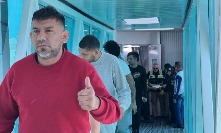 Llegan a Venezuela 156 connacionales repatriados desde Miami