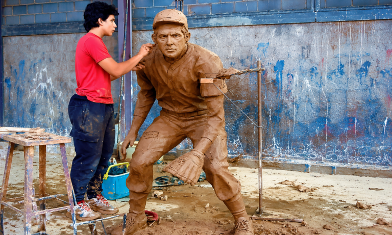 Di Martino anuncia que “en mes y medio” llegarán las 2 esculturas en homenaje a Luis Aparicio