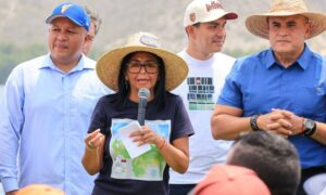 Delcy Rodríguez reitera llamado a migrantes venezolanos a “que regresen a su patria”