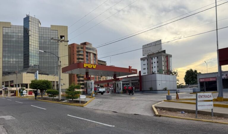 Reportan normalidad en estaciones de servicio de Maracaibo y San Francisco a 24 horas de activar plan especial