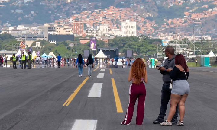 Usuarios tildan de “fracaso” concierto oficialista por la paz en La Carlota