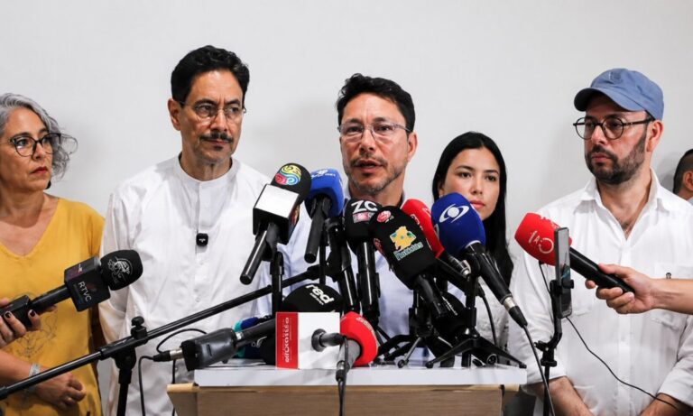 Exgobernador colombiano abandona carrera presidencial y se une a candidato de izquierda