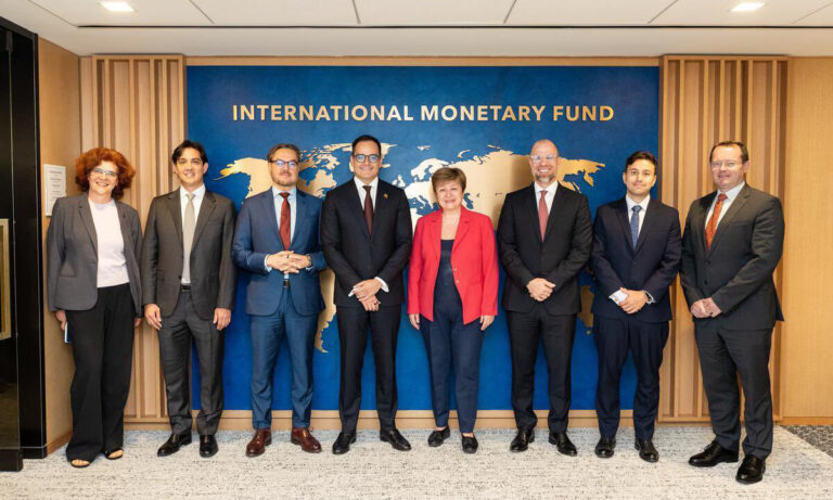Venezuela y el FMI exploran recuperación de fondos en reunión en EE. UU.